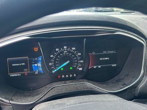 Used 2017 Ford Fusion SE w/ Fusion SE Technology Package FWD image 14