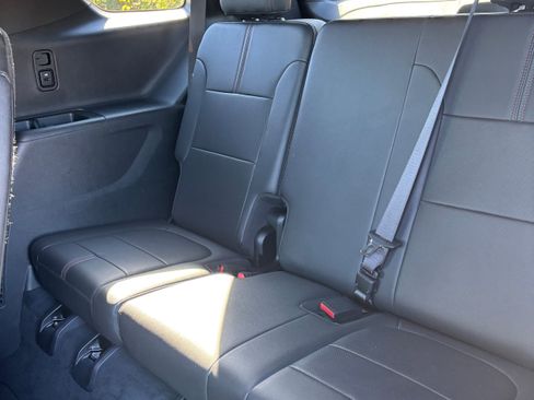 Used 2022 Chevrolet Traverse RS w/ LPO, 'HIT The Road' Package image 10