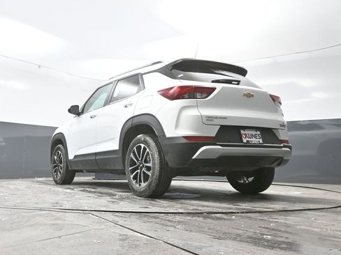 Used 2025 Chevrolet TrailBlazer LT w/ Driver Confidence Package image 50