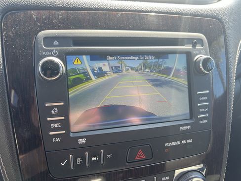 Used 2017 Chevrolet Traverse LT w/ Traveler's Package AWD/4WD image 25