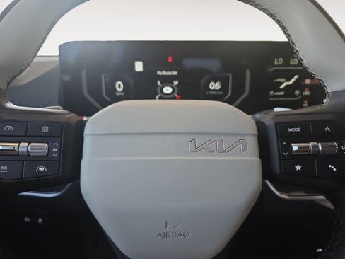 Certified 2025 Kia K4 GT-Line FWD image 11