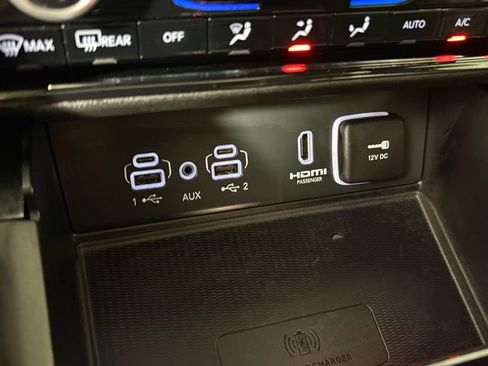 Used 2022 Jeep Grand Cherokee Overland w/ Luxury Tech Group IV image 30