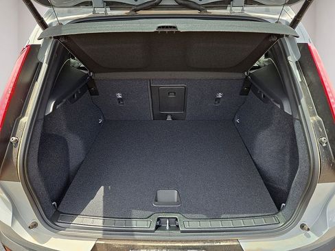 New 2026 Volvo XC40 B4 Core FWD image 13