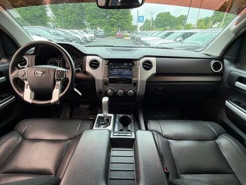 Used 2020 Toyota Tundra SR5 w/ SR5 Upgrade Package AWD/4WD image 29