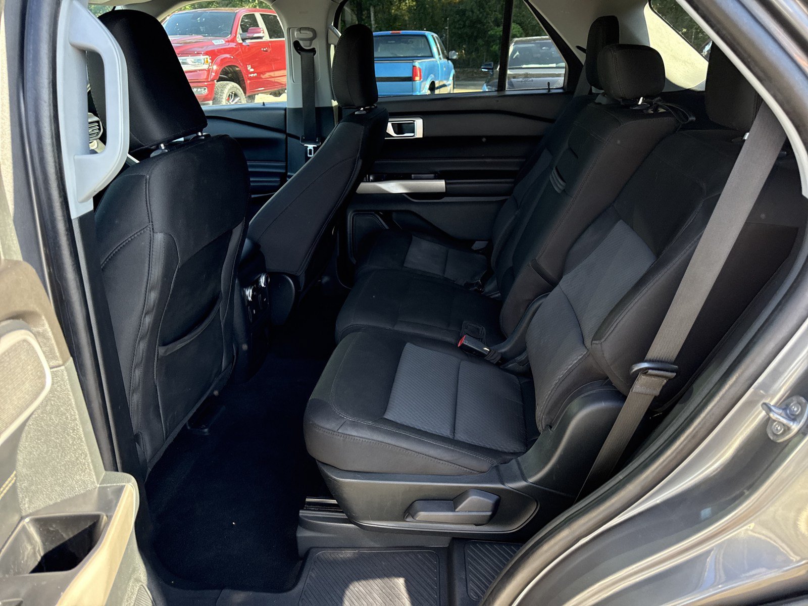 Used 2023 Ford Explorer XLT RWD image 13