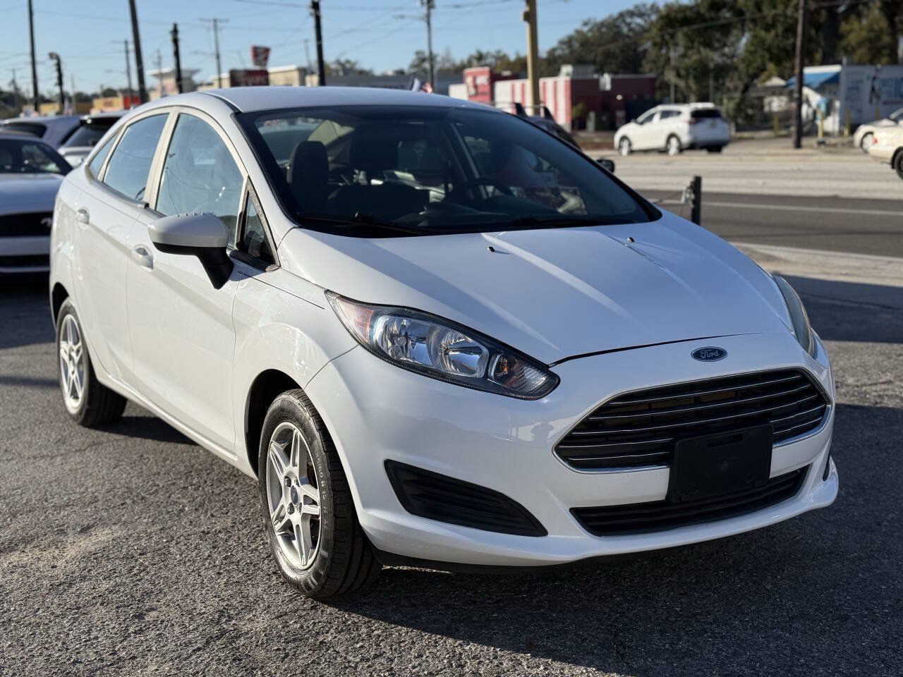 Used 2017 Ford Fiesta SE FWD image 9