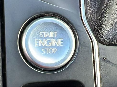 Used 2018 Volkswagen Atlas SEL image 17