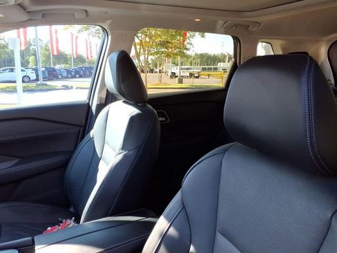 Used 2025 Nissan Rogue Platinum FWD image 15