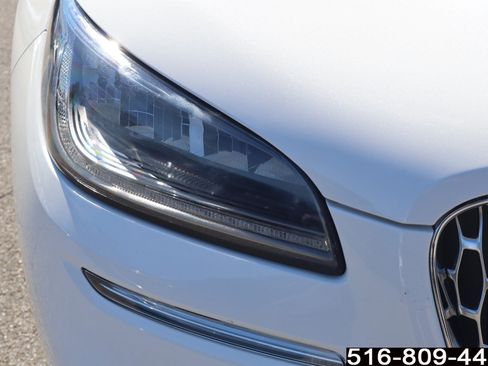 Used 2022 Lincoln Corsair AWD w/ Premium Package image 12