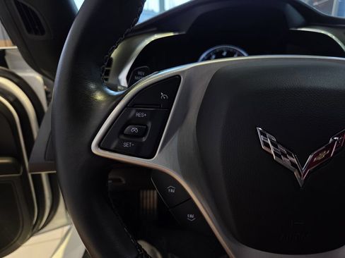 Used 2019 Chevrolet Corvette Stingray Coupe w/ Carbon Flash Badge Package RWD image 23