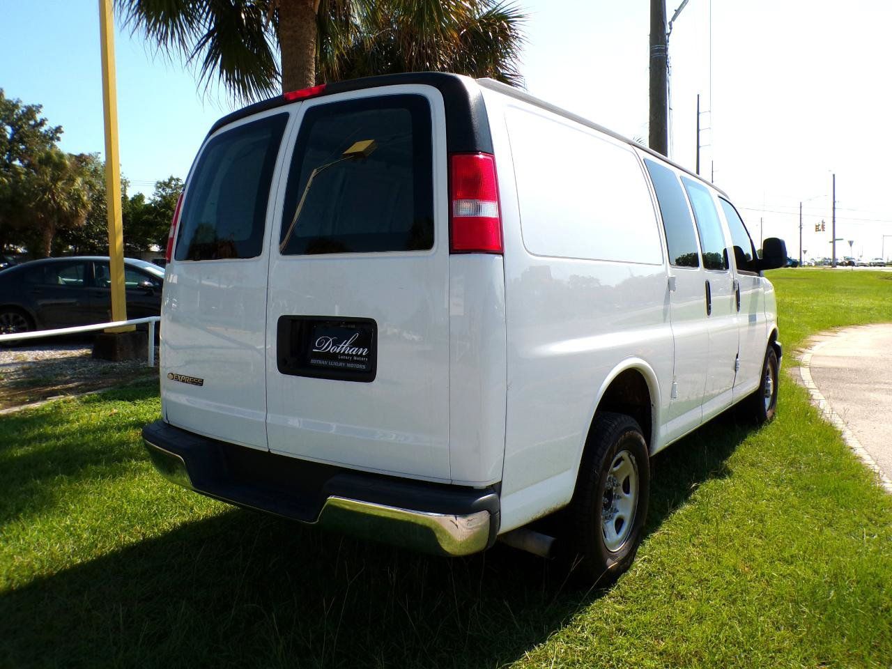 Used 2022 Chevrolet Express 2500 w/ Driver Convenience Package RWD image 7