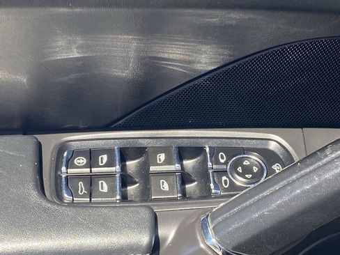 Used 2012 Porsche Cayenne Turbo AWD/4WD image 19