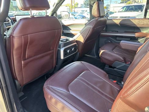 Used 2023 Ford Expedition Limited image 13