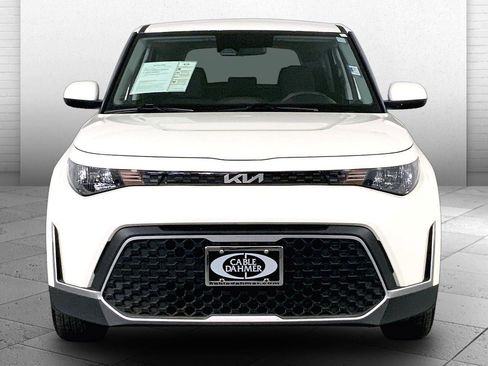 Certified 2025 Kia Soul LX FWD image 2