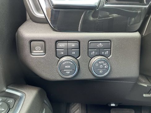 Used 2022 Chevrolet Silverado 1500 RST w/ Convenience Package II AWD/4WD image 27