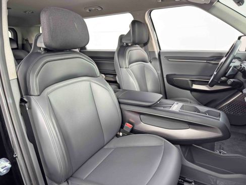 Used 2024 Kia EV9 Light Long Range image 37