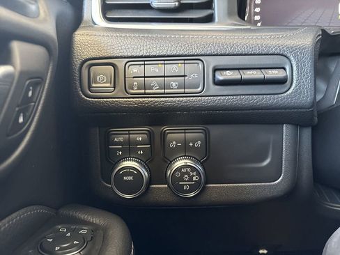 Certified 2022 GMC Yukon XL Denali image 18