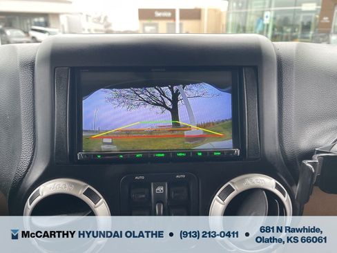 Used 2014 Jeep Wrangler Unlimited Sahara AWD/4WD image 10