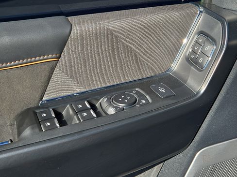 Certified 2023 Ford F450 Platinum w/ FX4 Off-Road Package image 24