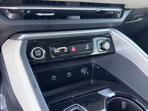 Used 2025 Audi Q5 Premium Plus w/ Premium Plus AWD/4WD image 17