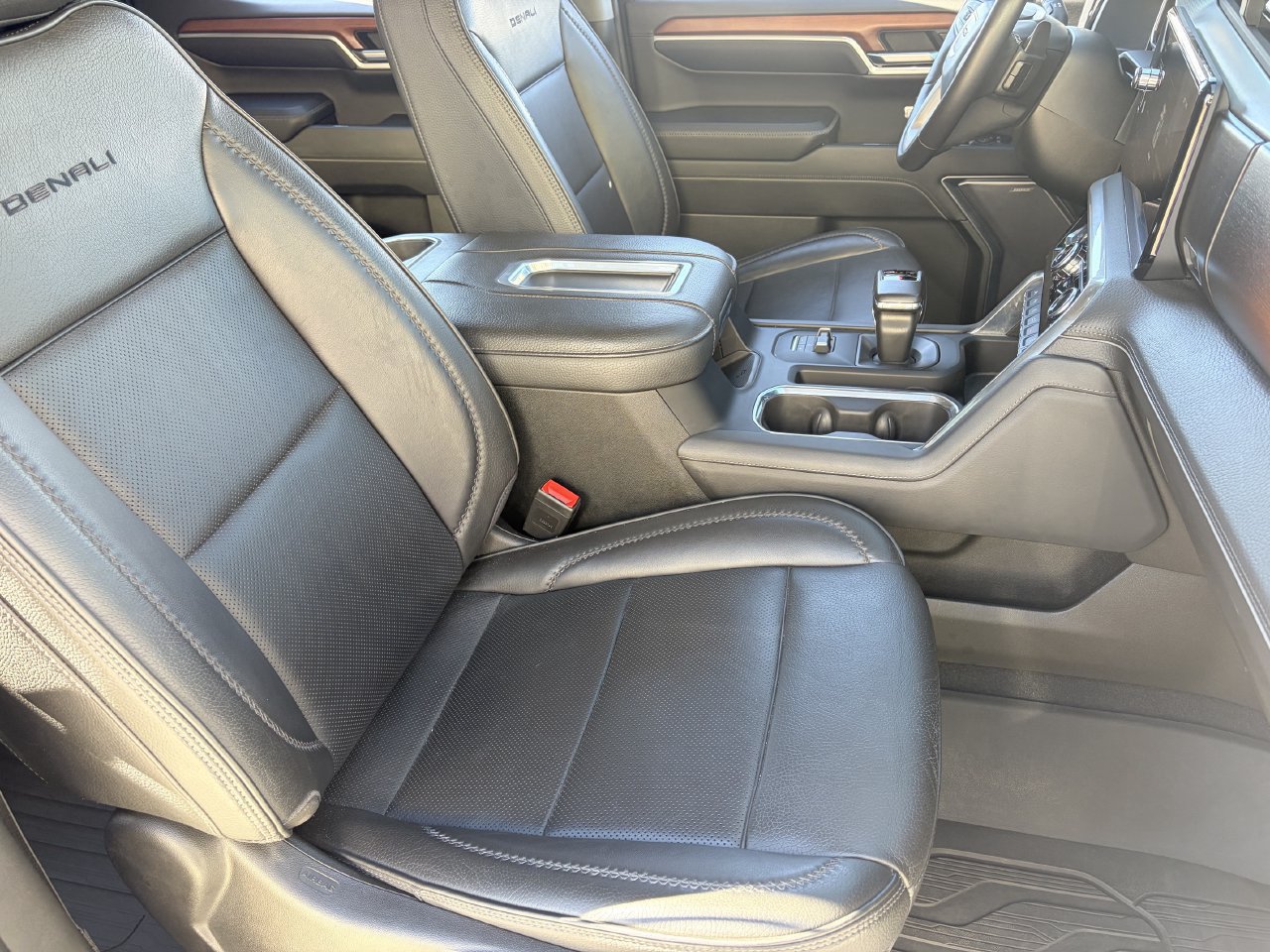 Used 2022 GMC Sierra 1500 Denali w/ Denali Reserve Package AWD/4WD image 10