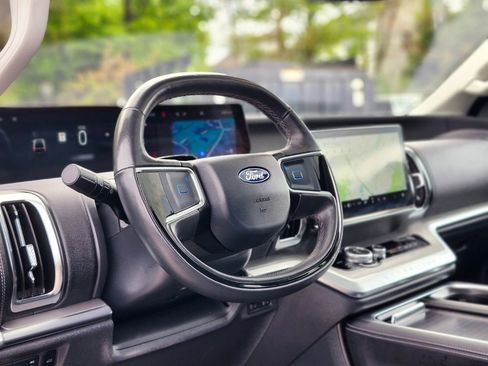 Certified 2025 Ford Expedition Max Platinum AWD/4WD image 21