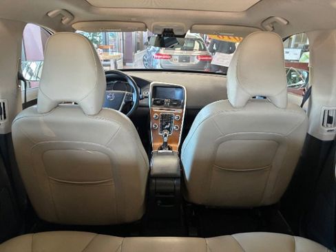 Used 2016 Volvo XC60 T5 Premier w/ Proximity Package image 14