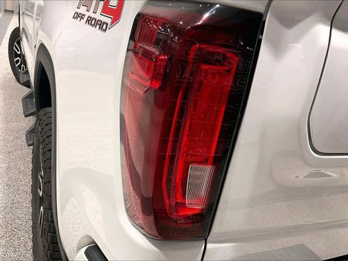 Used 2024 GMC Sierra 1500 AT4 w/ Technology Package image 28