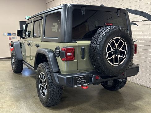 Used 2025 Jeep Wrangler Rubicon w/ Technology Group image 6