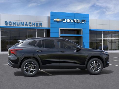 New 2026 Chevrolet Trax LT w/ Driver Confidence Package FWD image 5