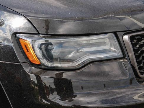 Used 2019 Jeep Grand Cherokee Limited X image 3