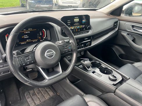 Used 2021 Nissan Rogue Platinum image 8