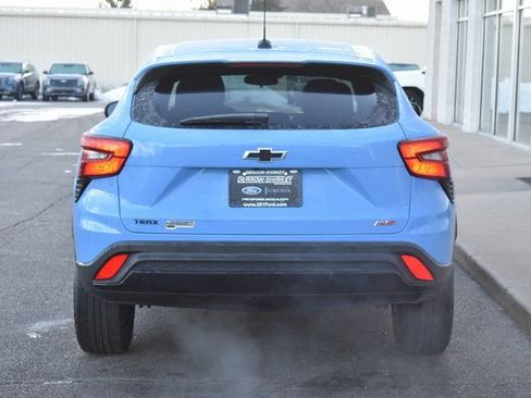 Used 2024 Chevrolet Trax RS w/ Driver Confidence Package image 5