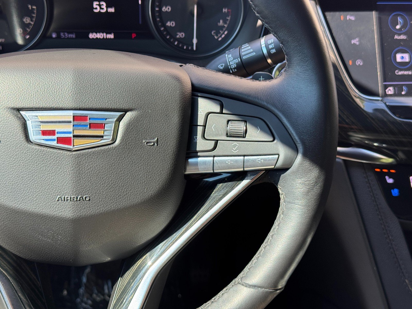 Used 2022 Cadillac XT6 Premium Luxury w/ Technology Package FWD image 23