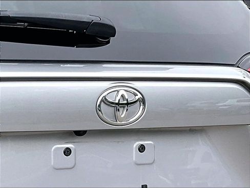 Certified 2022 Toyota RAV4 LE AWD/4WD image 26