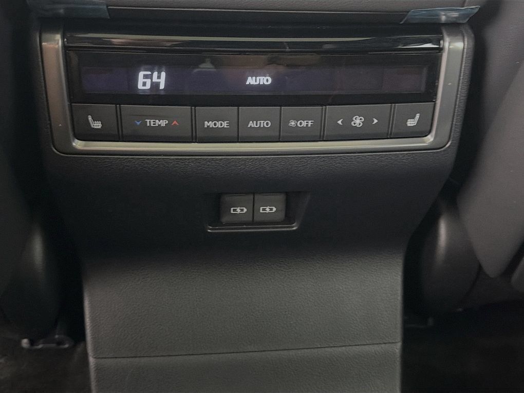 Used 2025 Lexus GX 550 w/ Accessory Package (2T) AWD/4WD image 31