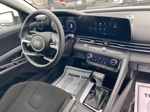 Used 2024 Hyundai Elantra SEL image 23