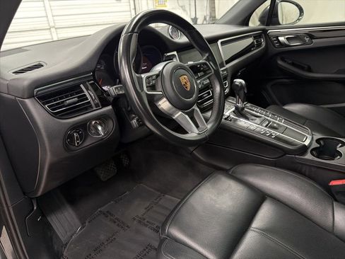 Used 2020 Porsche Macan AWD/4WD image 11