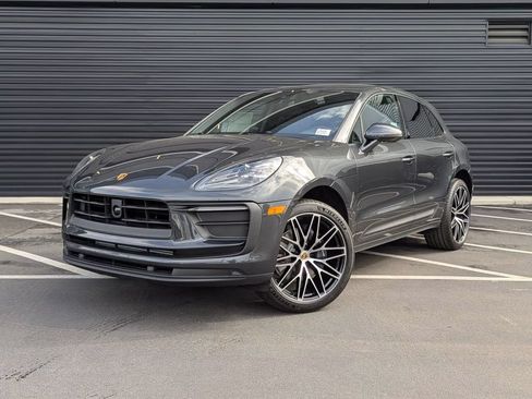 Certified 2026 Porsche Macan AWD/4WD image 1
