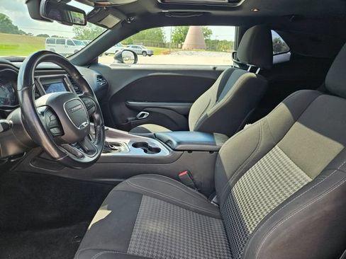 Used 2022 Dodge Challenger SXT w/ Blacktop Package RWD image 9