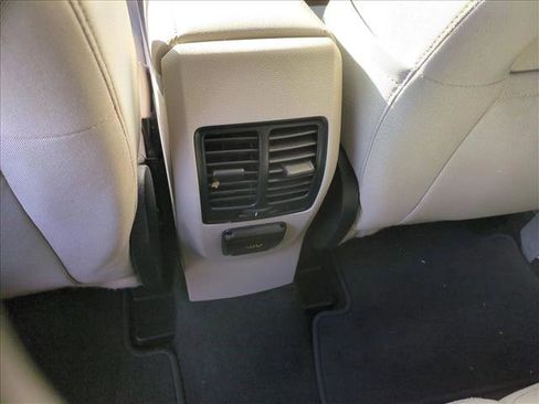 Used 2017 Ford Escape SE w/ Equipment Group 201A image 17