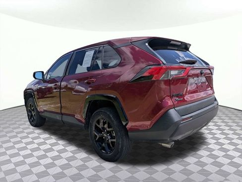 Used 2022 Toyota RAV4 LE FWD image 5