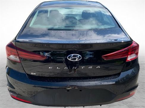 Used 2020 Hyundai Elantra SE w/ Cargo Package (C1) FWD image 4