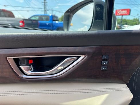 Used 2019 Subaru Ascent Touring AWD/4WD image 16