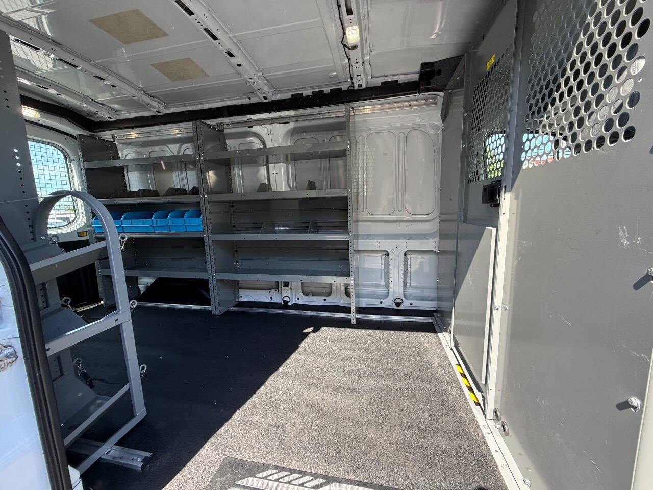Used 2016 Ford Transit 250 148 Medium Roof RWD image 32