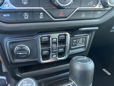 New 2026 Jeep Gladiator Sport AWD/4WD image 39