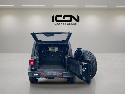 Used 2023 Jeep Wrangler Unlimited Sahara AWD/4WD image 25