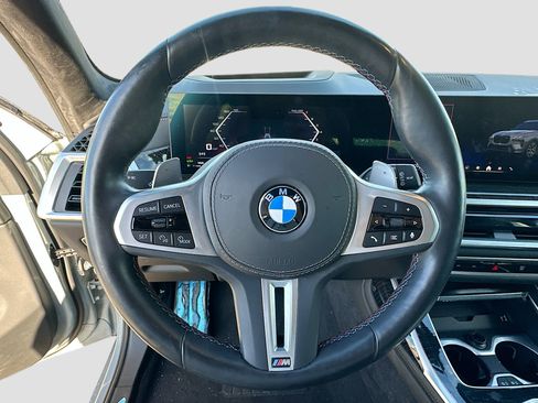 Used 2025 BMW X7 M60i w/ Executive Package image 11