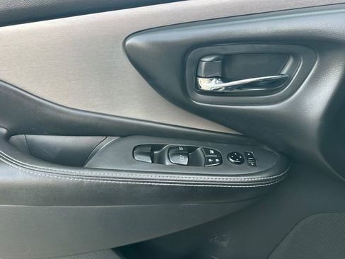 Used 2023 Nissan Murano SV image 11