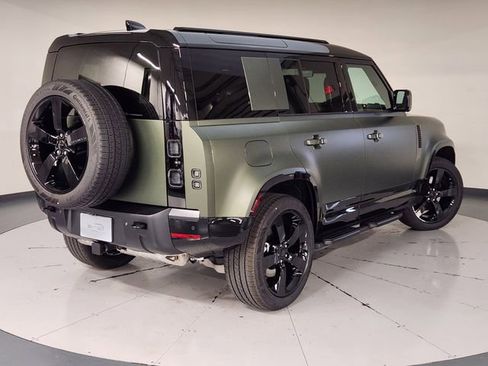 Used 2026 Land Rover Defender 110 X-Dynamic SE AWD/4WD image 2